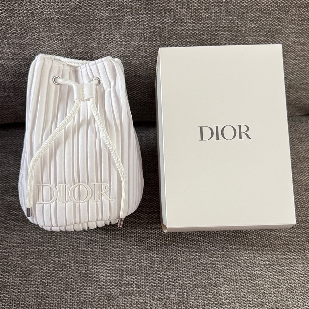 Dior Beauty Pleated Drawstring White Pouch Cosmetic Bag New Authentic - Picture 3 of 17